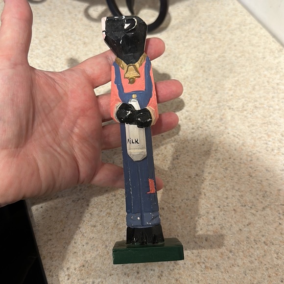 Midwest Carved wooden cow with Milk bottle rustic farmhouse decor - Picture 9 of 9